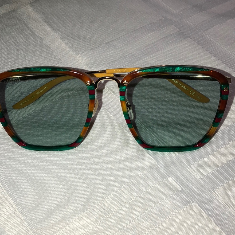 NWOT authentic Gucci sunglasses